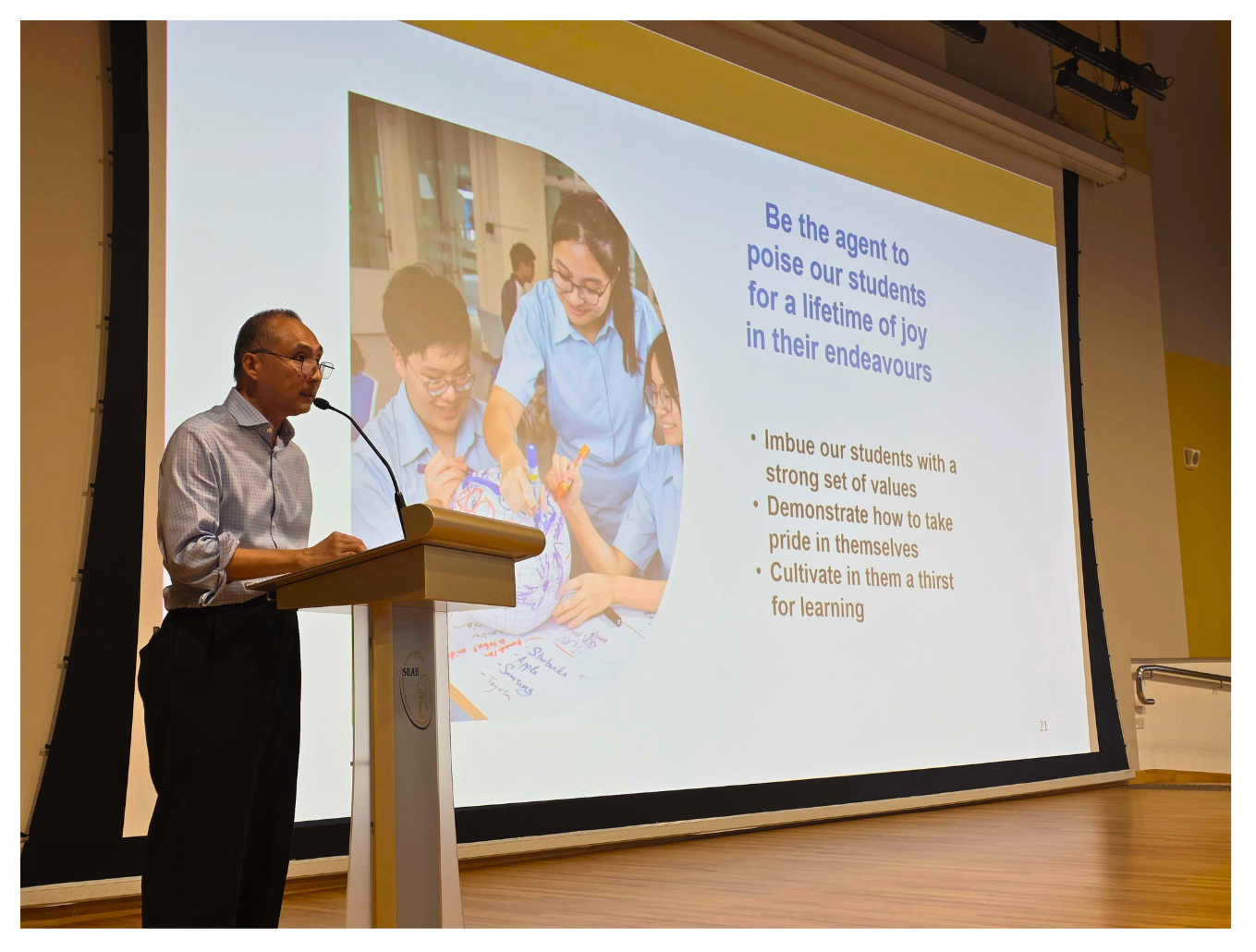 Chief Executive of SEAB, Mr Yue Lip Sin, presenting his welcome address.